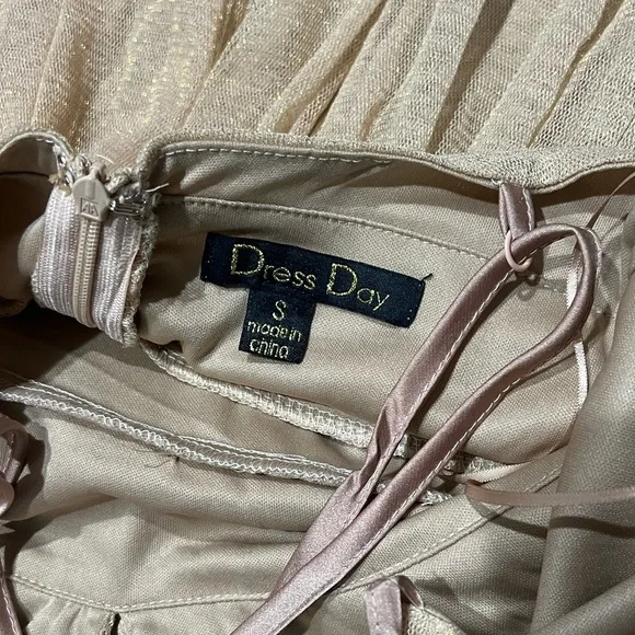 Dress Day Women’s Elegant Cream Gold Sparkle Evening Gown Dress Small - Picture 3 of 5